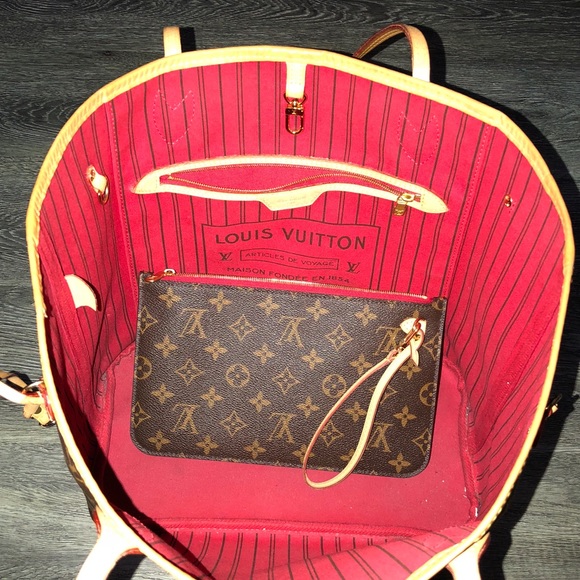 Louis Vuitton Purse - Picture 3 of 3